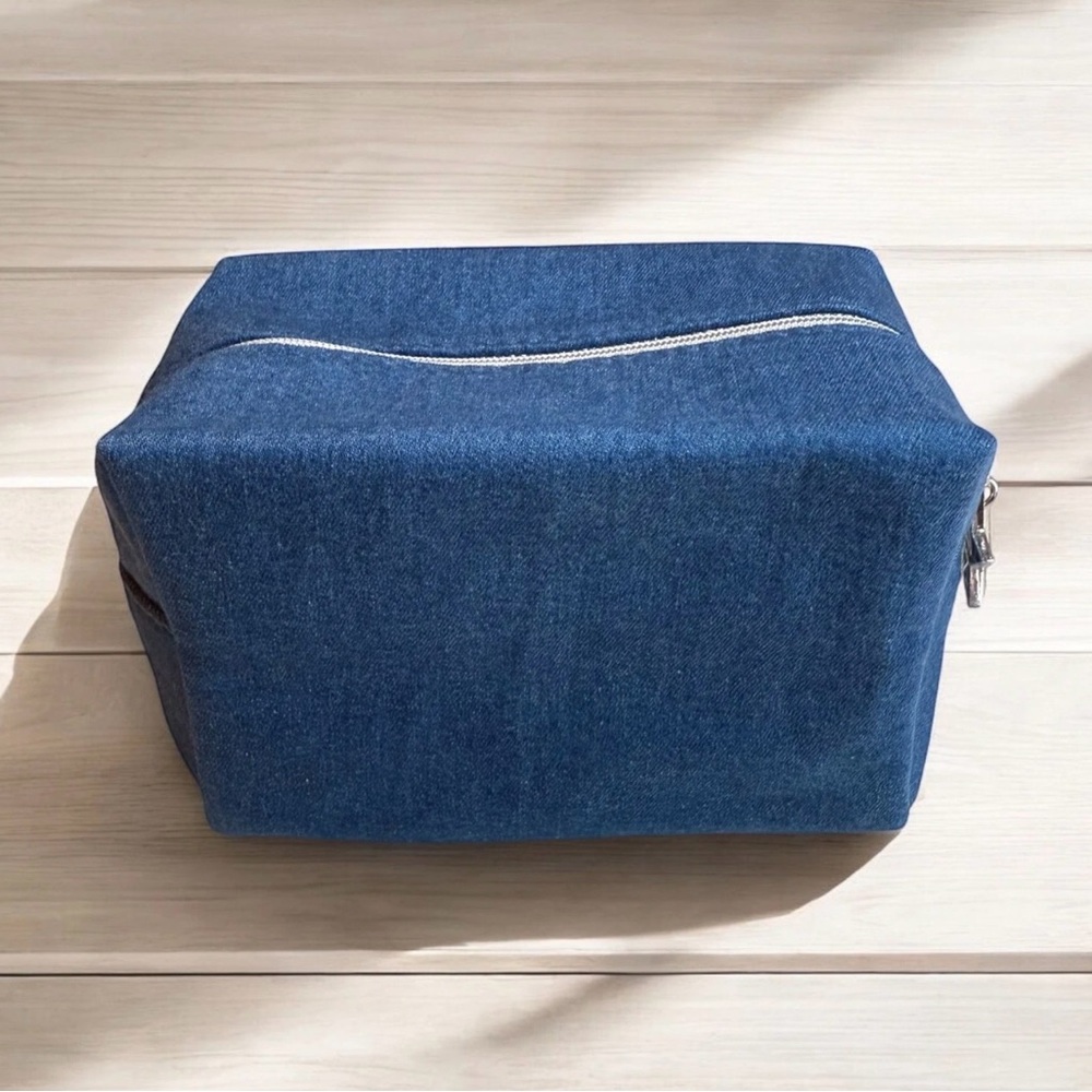 Brand new in Dior Box Denim Blue Dior Beauty Case - Picture 2 of 5